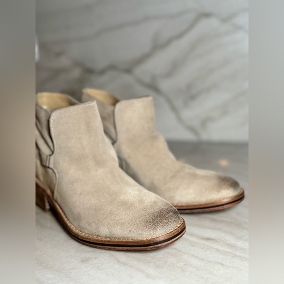 Diba True Caspian Beige Suede Boots New in Box - Picture 7 of 16